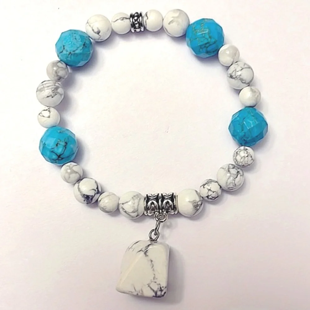 Genuine White Howlite w/ Faceted Blue Howlite & Freeform Pendant 🤍💎 - Picture 8 of 9